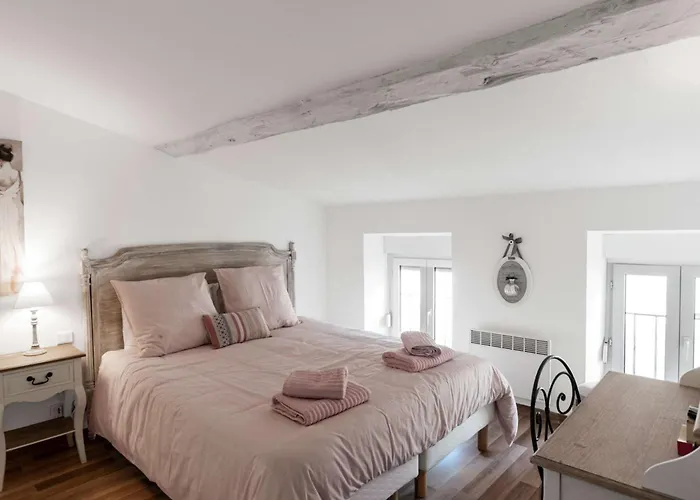 Le Tranquille Characterful Appartement